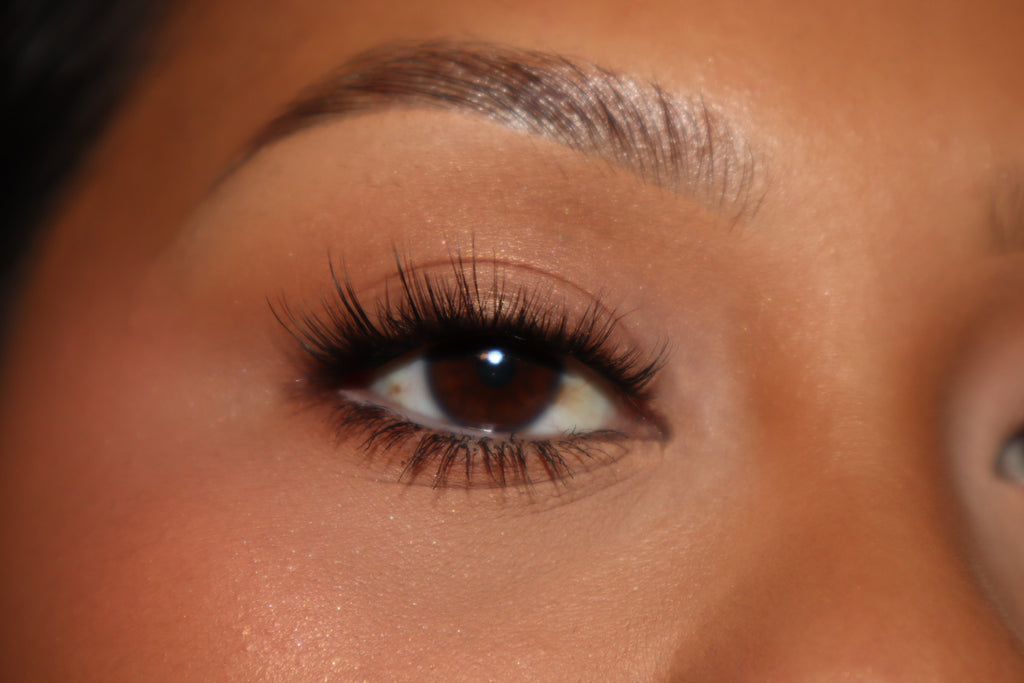 HYBRID SHORT PRESS ON LASHES