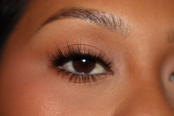 HYBRID SHORT PRESS ON LASHES