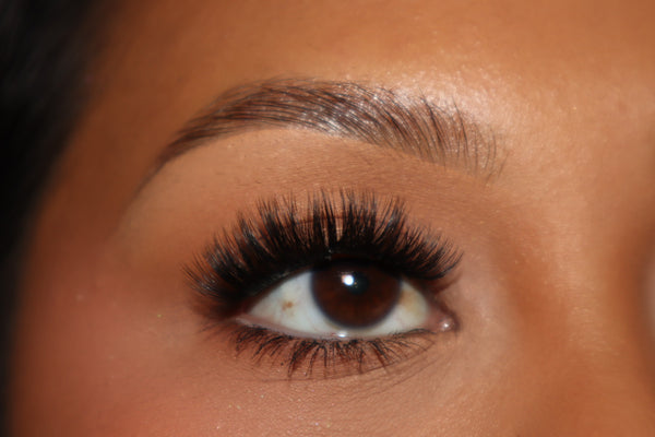 VOLUME SHORT PRESS ON LASHES