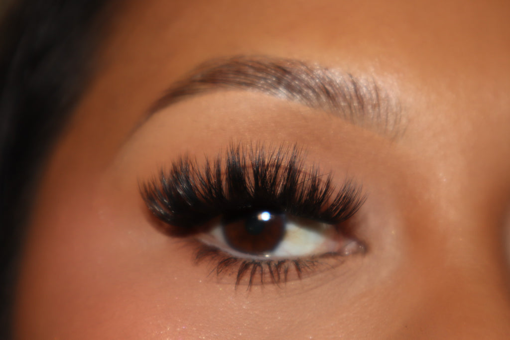 VOLUME XL PRESS ON LASHES