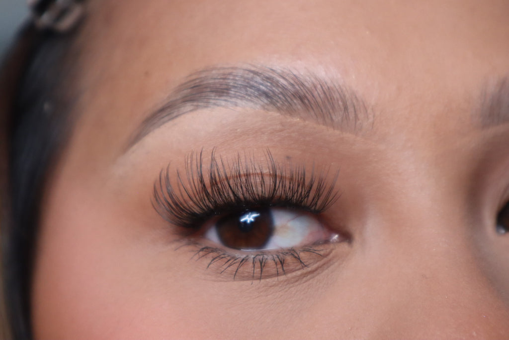 CLASSIC LONG PRESS-ON LASHES