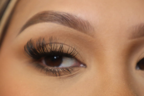 DRAMATIC LONG PRESS ON LASHES