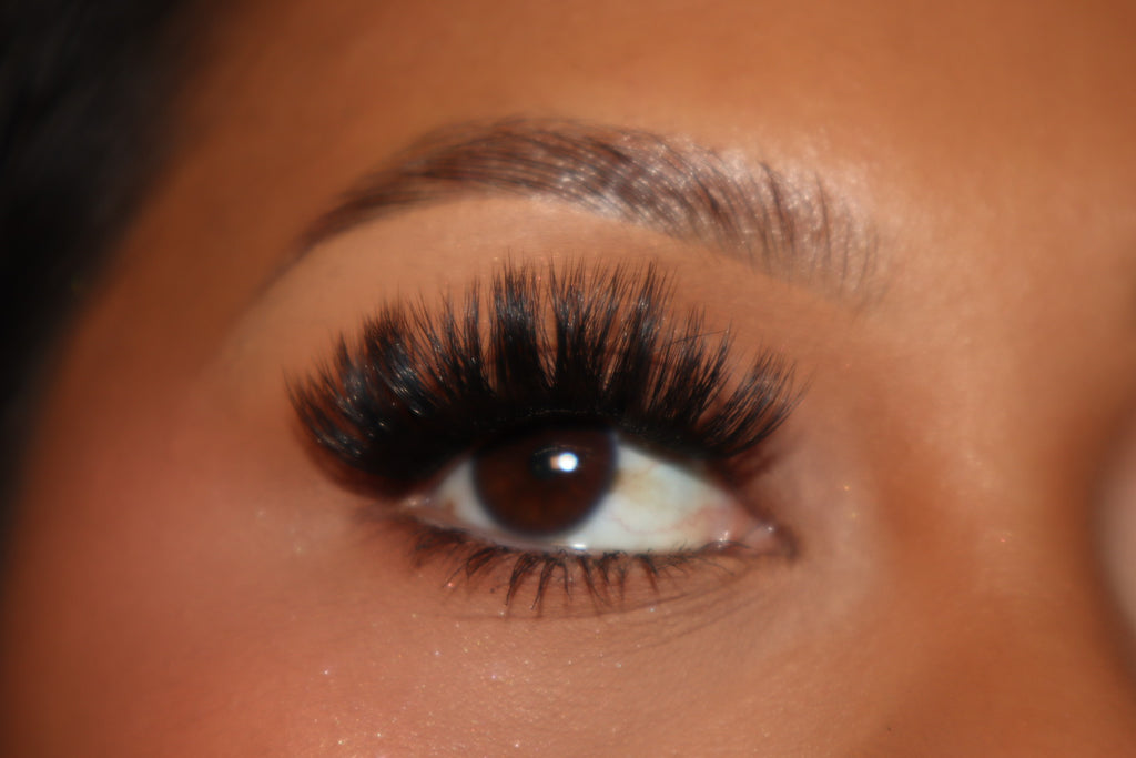 VOLUME XL PRESS ON LASHES